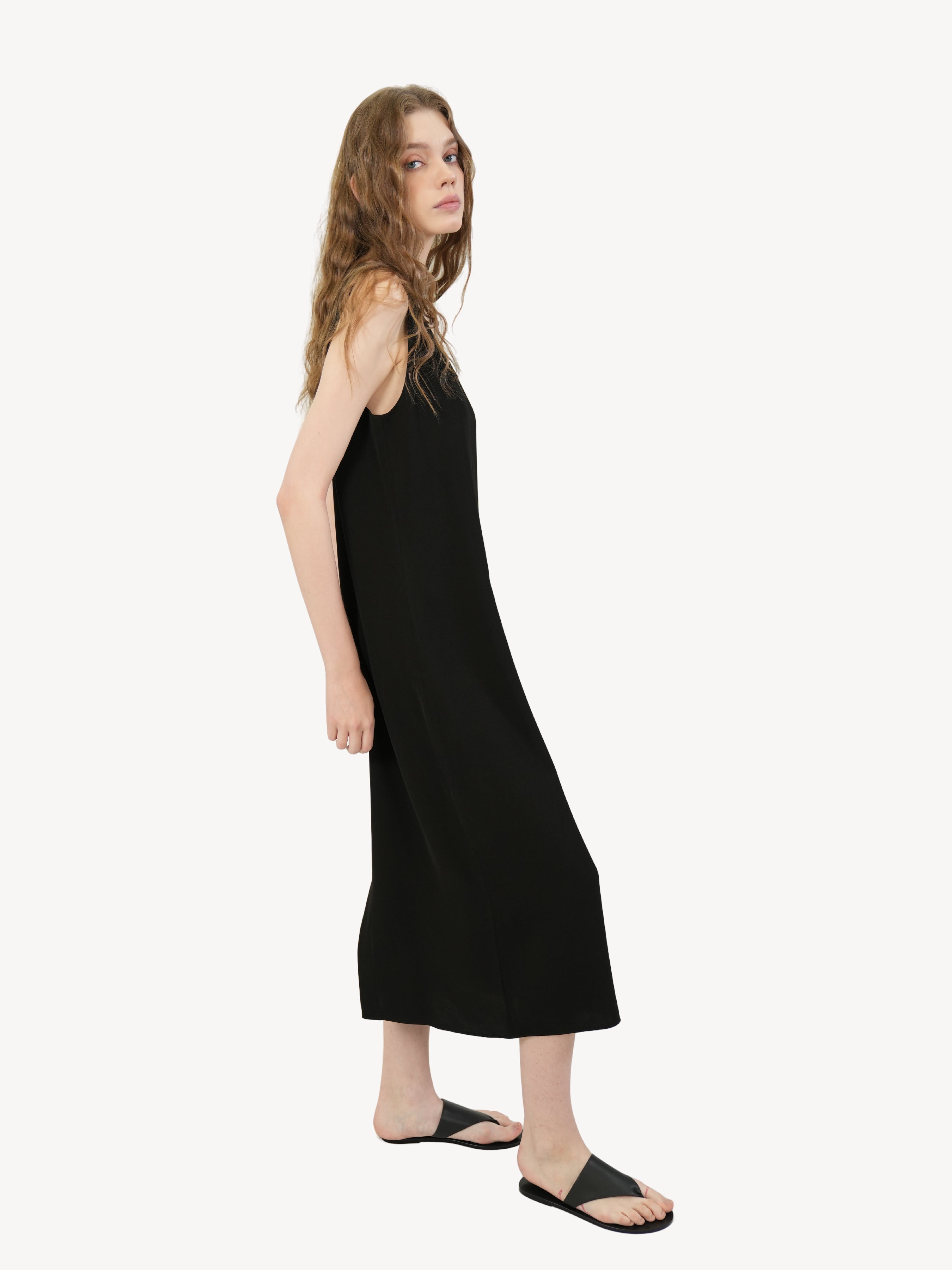 The Sleeveless Midi Dress