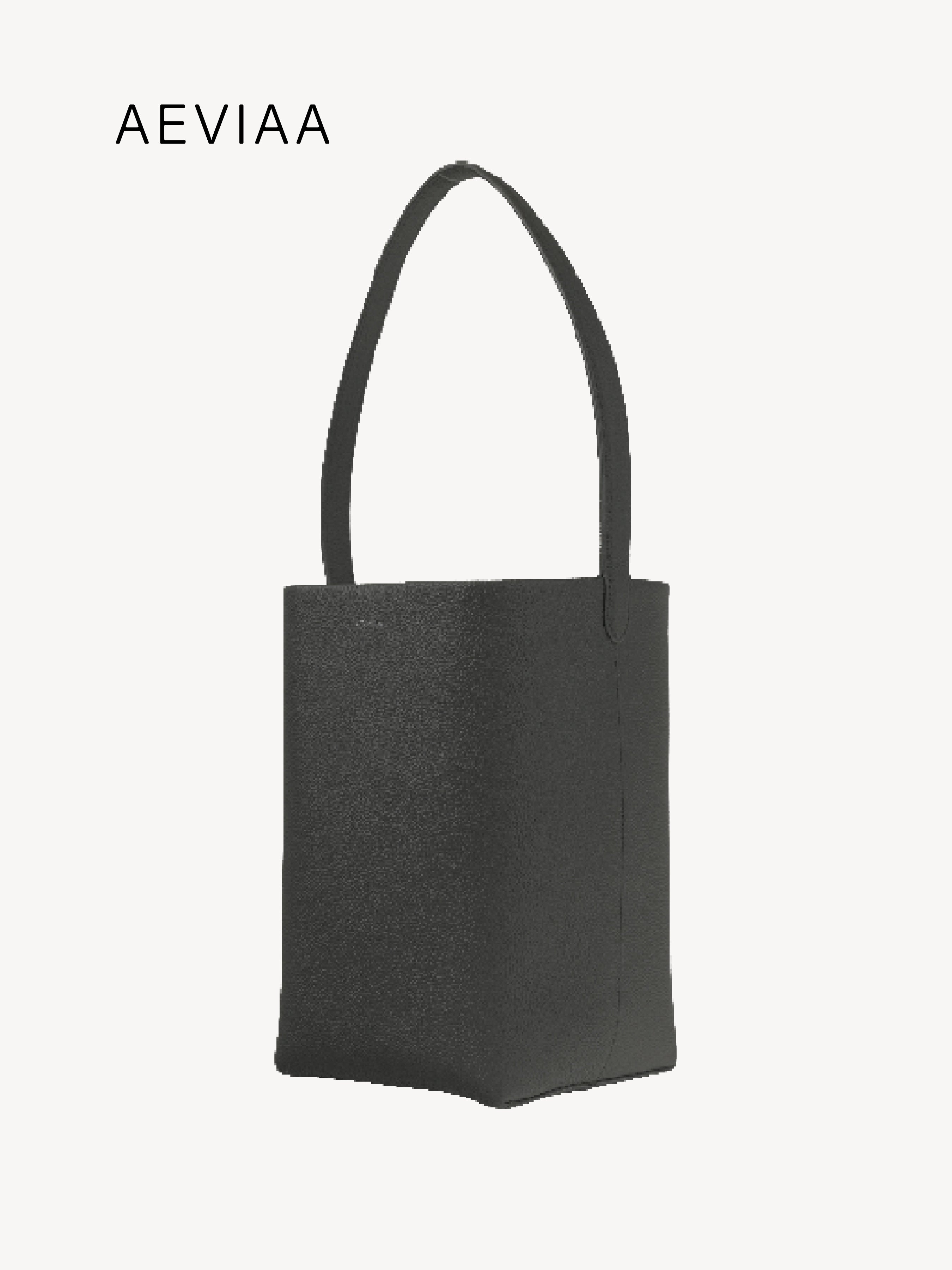 Essential Leather Tote