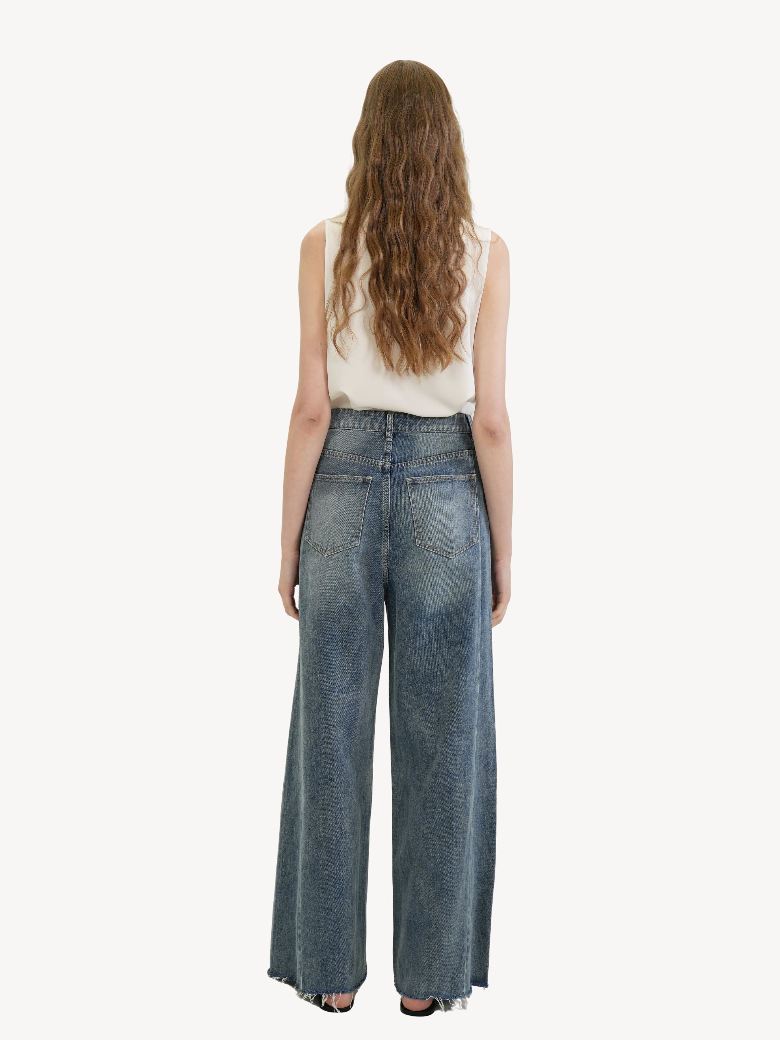 The Distressed Relaxed Jeans